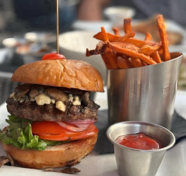 🍔 Burger & Libations at CBar 🍻 
Meet up with friends, relax, and soak in the spring skiing vibes. 🏔️

The perfect spot to refuel after a day on the slopes! Whether you’re craving our mouthwatering Chophouse Burger or enjoying some refreshing libations, CBar at Beaver Creek is the place to be this ski weekend. ❄️

#CBarBeaverCreek #ChophouseBurger #SpringSkiing #SkiWeekend #Libations #BeaverCreekDining #FriendsAndFood #SpringVibes #SkiLife #BeaverCreek