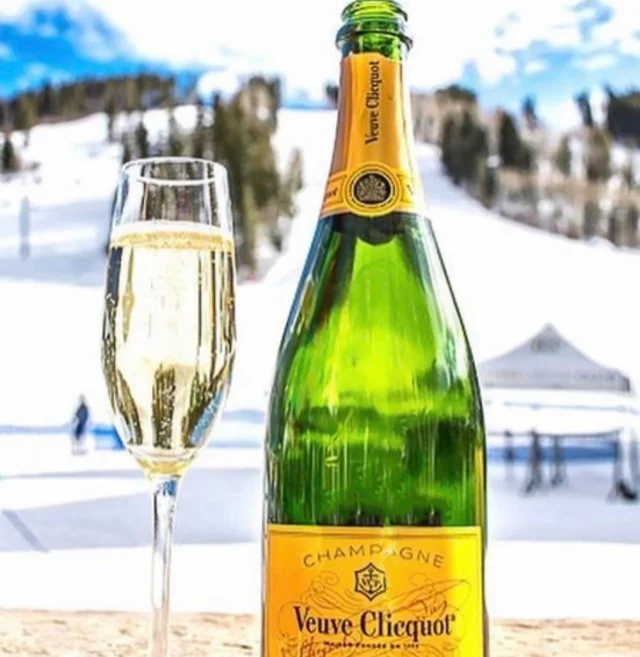 Chilled and waiting 🥂 
•
•
•
•
#beavercreek #beavercreekcolorado